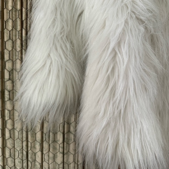 Vintage Winter White Fur Cropped Top - Picture 3 of 6